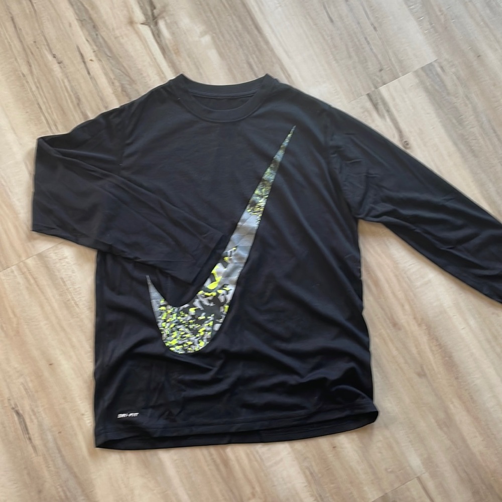 Boys size L nike dri-fit long sleeve tee